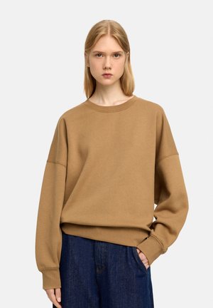 - Bluza