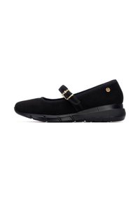 Zapato plano de ante negro con punta redonda, correa de tobillo con hebilla dorada y suela texturizada negra para agarre y comodidad.