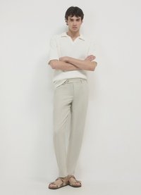Calliope SPINAT - Chino - var sabbia