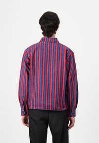 Marimekko SUURE PICCOLO UNISEX - Blúzka so zapínaním na gombíky - red/blue