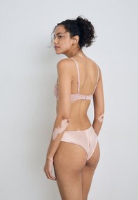Hunkemöller CHALICE - Fecskék - pink