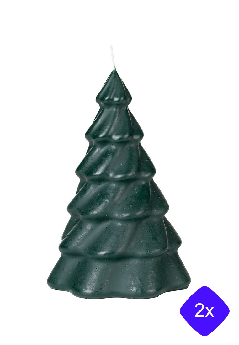 Grüne Wachs-Kerze in Form eines Weihnachtsbaums, mit einer strukturierten Oberfläche und Wirbeln, die zu einer spitzen Spitze verläuft, und einem weißen Docht.