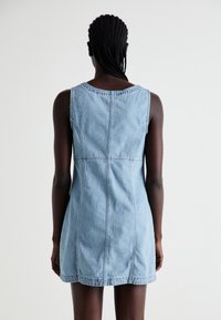 GAP ARCHIVE SHIFT MINI - Farmerruha - light wash