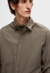 Selected Homme SLIMOWEN-BRUSHED NOOS - Overhemd - morel