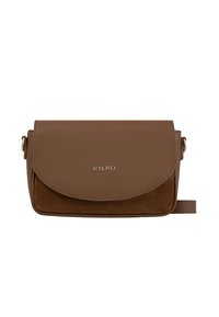 Borsa a tracolla in pelle marrone e suede con chiusura a patta, logo RYŁKO e tracolla regolabile. Texture liscia con materiali a contrasto.