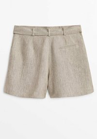 Shorts beiges en lin avec passants de ceinture et une seule poche passepoilée à l'arrière, présentés à plat sur un fond blanc.