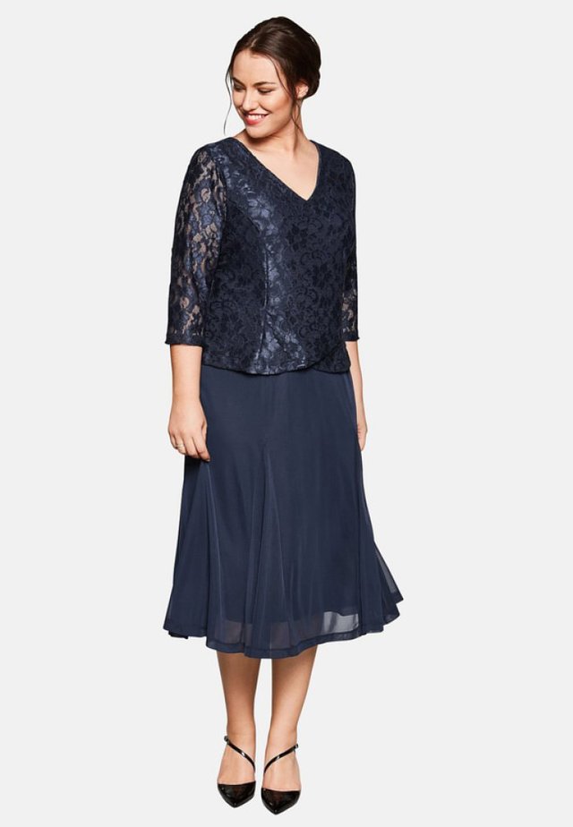 Abendkleider Grosse 52 Online Kaufen Zalando