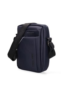 Borsa a tracolla sintetica blu navy con chiusura a zip, superficie testurizzata e tracolla regolabile. Presenta un marchio in rilievo e una tasca frontale.