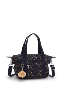 Bolsa de tela azul marino con un patrón de estrellas amarillas, dos asas, correa de hombro desmontable, bolsillo con cremallera en la parte frontal y un llavero de peluche.