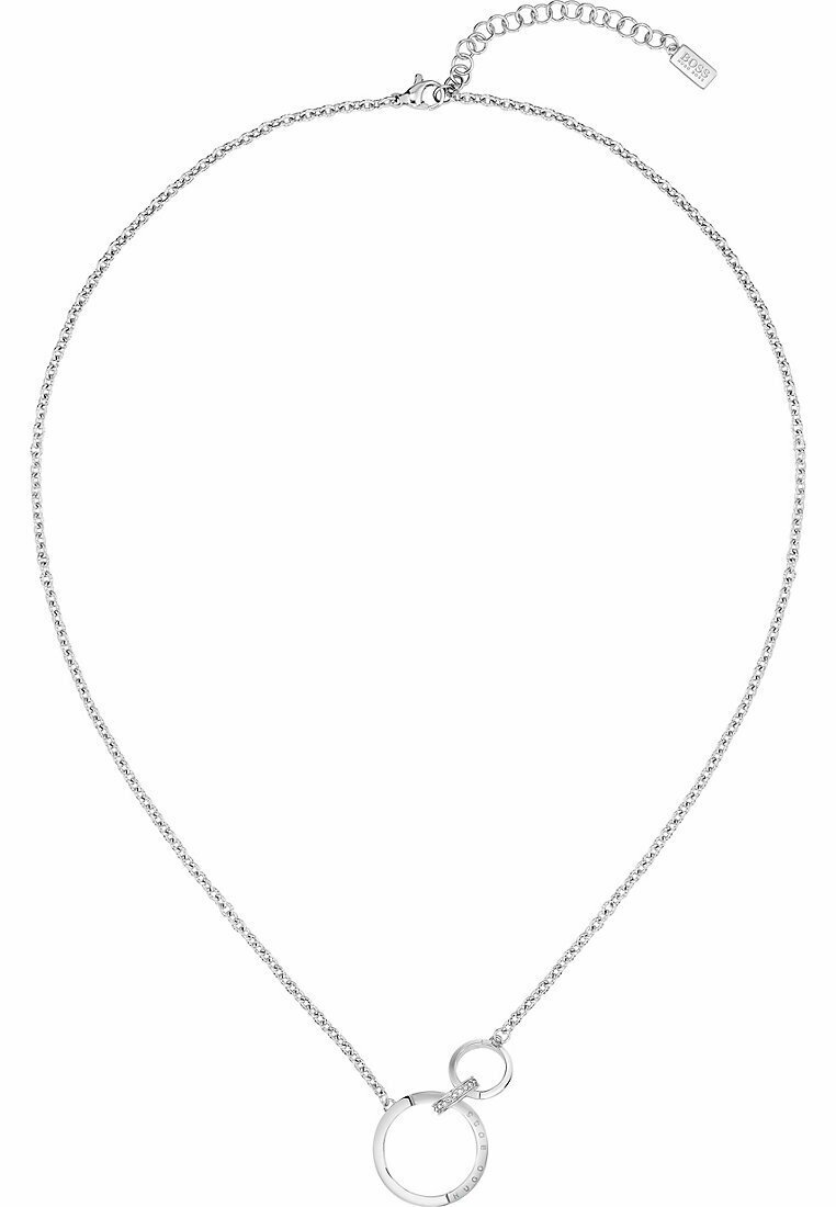 Collier en chaîne argentée avec des pendentifs circulaires entrelacés, dont un gravé, avec une longueur réglable et une fermeture à clapet.