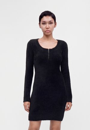 Guess, HALF ZIP JAYCEE DRESS - Robe pull - jet black
