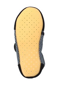 Graue Schuhsohle mit einem strukturierten Mesh-Muster, ausgestattet mit einer gelben Gummisohle an der Unterseite, die kleine Perforationen für zusätzlichen Halt bietet.