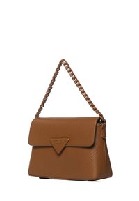 Borsa a tracolla in pelle marrone con una finitura texturizzata, logo triangolare e manico a catena intrecciata; presenta una chiusura a patta e una forma strutturata.