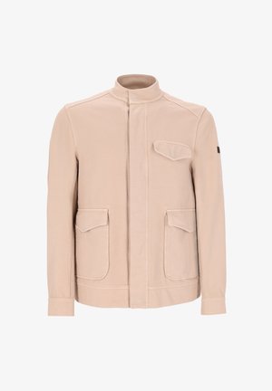 Giacca beige chiaro con colletto a stand, tre tasche frontali a soffietto, maniche lunghe e chiusura frontale nascosta.