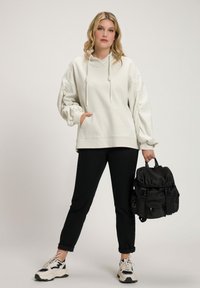 Ulla Popken Sudadera - white