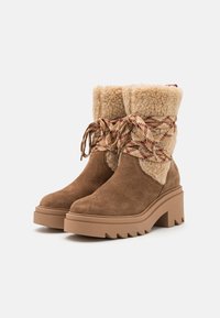 Tamaris Stivaletti con plateau - taupe