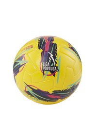 Palla da calcio gialla con superficie strutturata. Presenta motivi astratti multicolori, tra cui accenti verdi, viola e rossi. Riporta la dicitura "LIGA PORTUGAL."