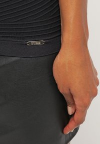 Guess Top - black