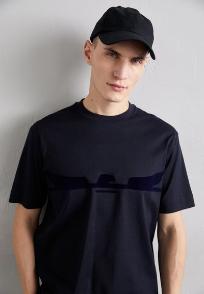 Emporio Armani Camiseta estampada - blue navy