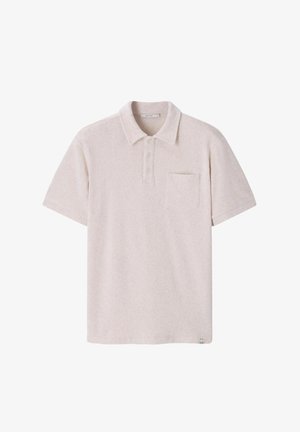 Lichtbeige polohemd met korte mouwen, een kraag, drie knopen en een borstzak, afgebeeld op een witte achtergrond.