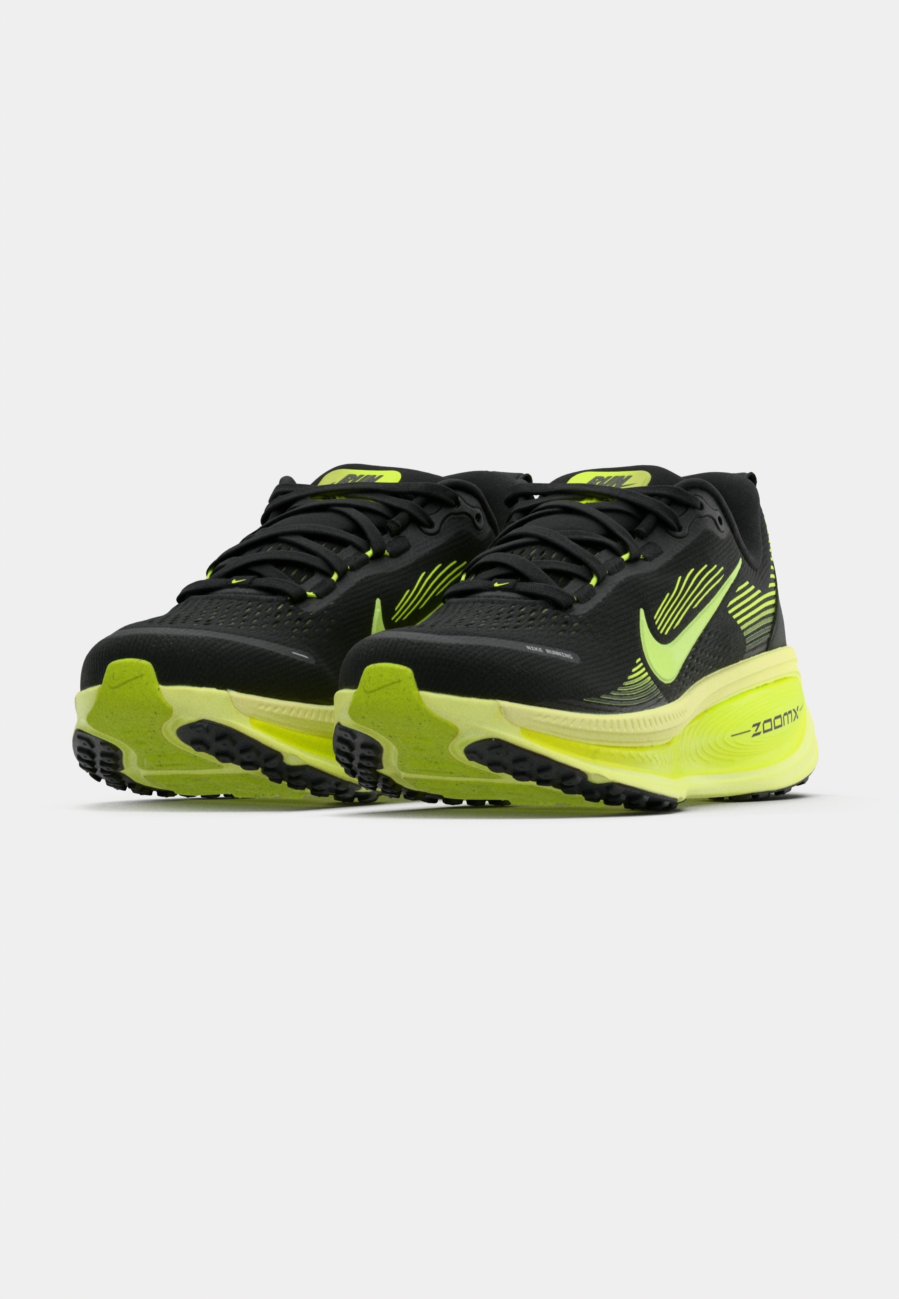 Nike Performance VOMERO 18 - Pantofi de alergare pe asfalt - black