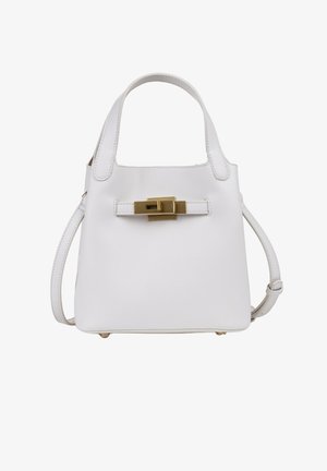 Weiße Lederhandtasche mit oberen Griffen und verstellbarem Schulterriemen, mit einem goldfarbenen rechteckigen Drehverschluss an der Vorderseite.