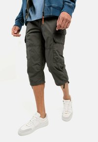 camel active REGULAR FIT 3/4 - Shorts - leaf green