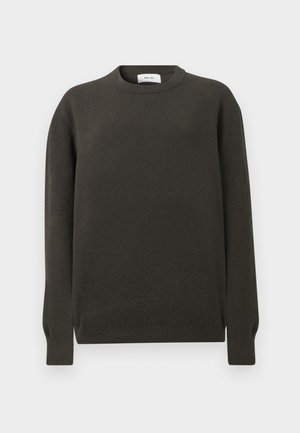 Mørkegrøn strikket sweater med rund halsudskæring, lange ærmer, ribbet struktur og tætsiddende ærmegab. Casual design til alsidig brug.