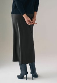 THE SET REGULAR FIT - 2 PACK MIDI - Gonna a campana - berry red black