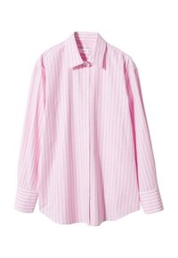 Chemise à manches longues avec boutons, de couleur rose clair avec de fines rayures verticales blanches et un col classique, étalée à plat sur un fond blanc.