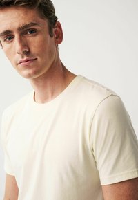 Next REGULAR - T-shirt basic - ecru natural