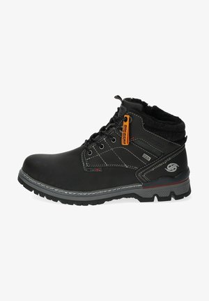 Bottines en cuir noir avec surpiqûres grises, semelle en caoutchouc, col texturé et étiquette orange. Présente une semelle extérieur profilée pour une meilleure adhérence.