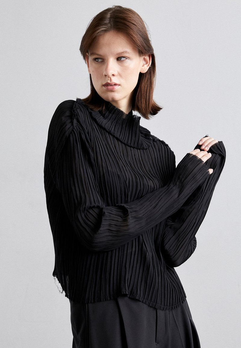 MM6 Maison Margiela - LONG SLEEVED - Blouse - black, Agrandir