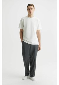 VISTULA - T-shirt basic