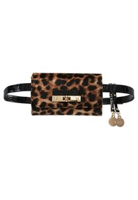 Torebka ze wzorem w cętki lamparta, z czarnym paskiem z imitacji krokodyla, złotymi okuciami, płaskim prostokątnym kształtem oraz dwoma małymi złotymi okrągłymi zawieszkami.