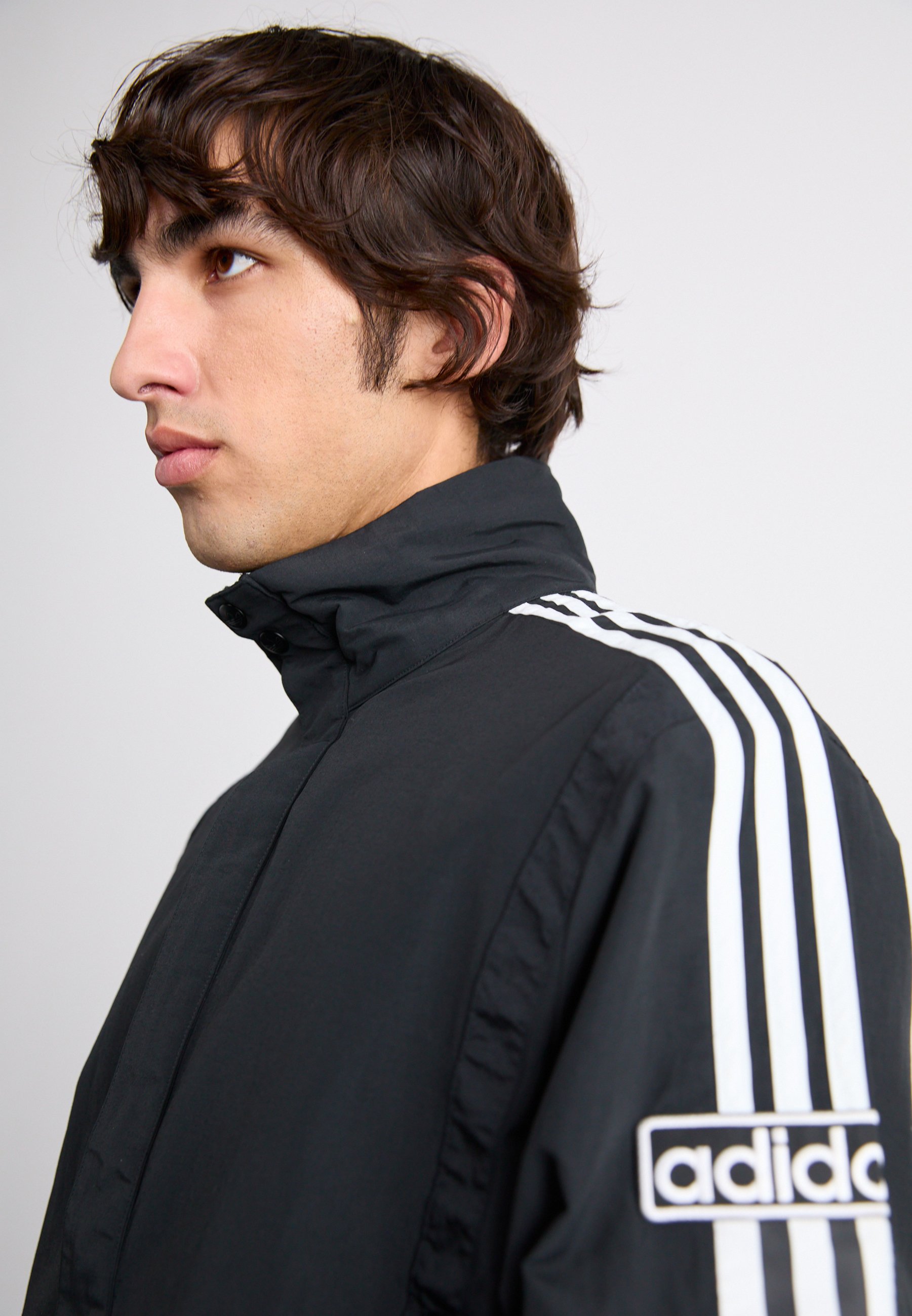 adidas Originals ADIBREAK - Windbreaker - black - Zalando