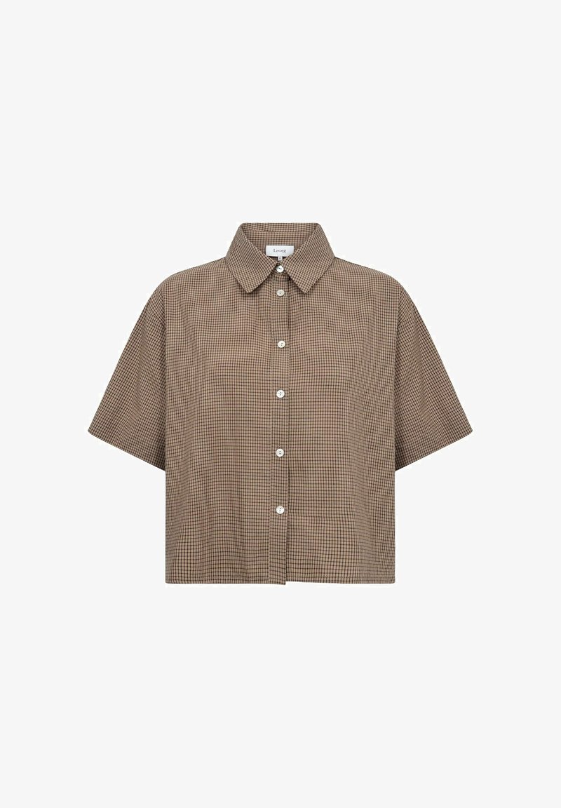 Chemise marron à manches courtes avec petit motif à carreaux et col pointu, présentée sur fond blanc.