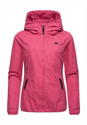 Veste légère rose avec capuche, fermeture éclair sur le devant, poignets élastiques et deux poches latérales avec des zips noirs. Matériau lisse et imperméable.
