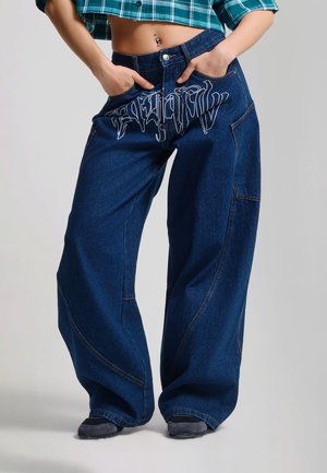 Ed Hardy, WOMENS GOTHIC SKULL RELAXED BALLOON JEANS - Baggy džíny - indigo