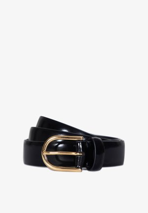 Ceinture en cuir noir à finition brillante, équipée d'une boucle dorée et d'une texture lisse. Le design est classique et minimaliste.