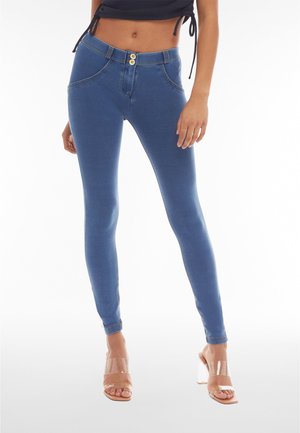 WR.UP® DENIM PUSH-UP - Farkkuleggingsit - jeans chiaro cuciture gialle