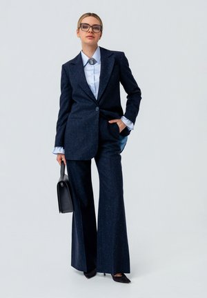 VALOIR - Klasyczny płaszcz