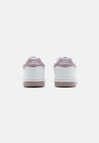 New Balance BB480 - Sportcipő - white