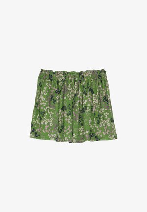 Zielona spódnica w kwiaty wykonana z lekkiego materiału, z marszczeniem w pasie, ozdobiona małymi różowymi i białymi kwiatkami oraz ciemnymi akcentami.