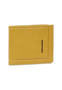 Portafoglio in pelle gialla con una texture liscia, forma rettangolare e dettagli di cucitura. Presenta un logo discreto impresso sulla superficie.