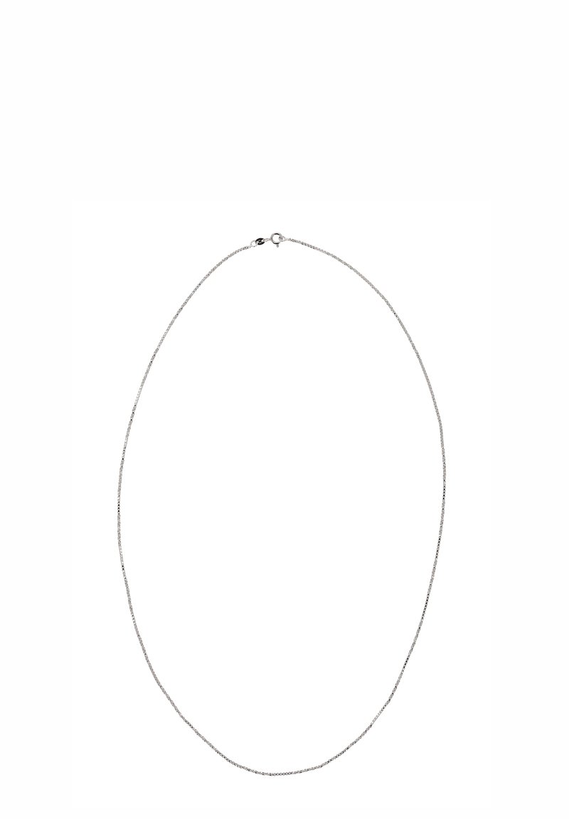 Sølv metal halskæde med et tyndt, ovalt kædedesign, der har en lille yndlingslås. Glat tekstur og ensartet form hele vejen igennem.