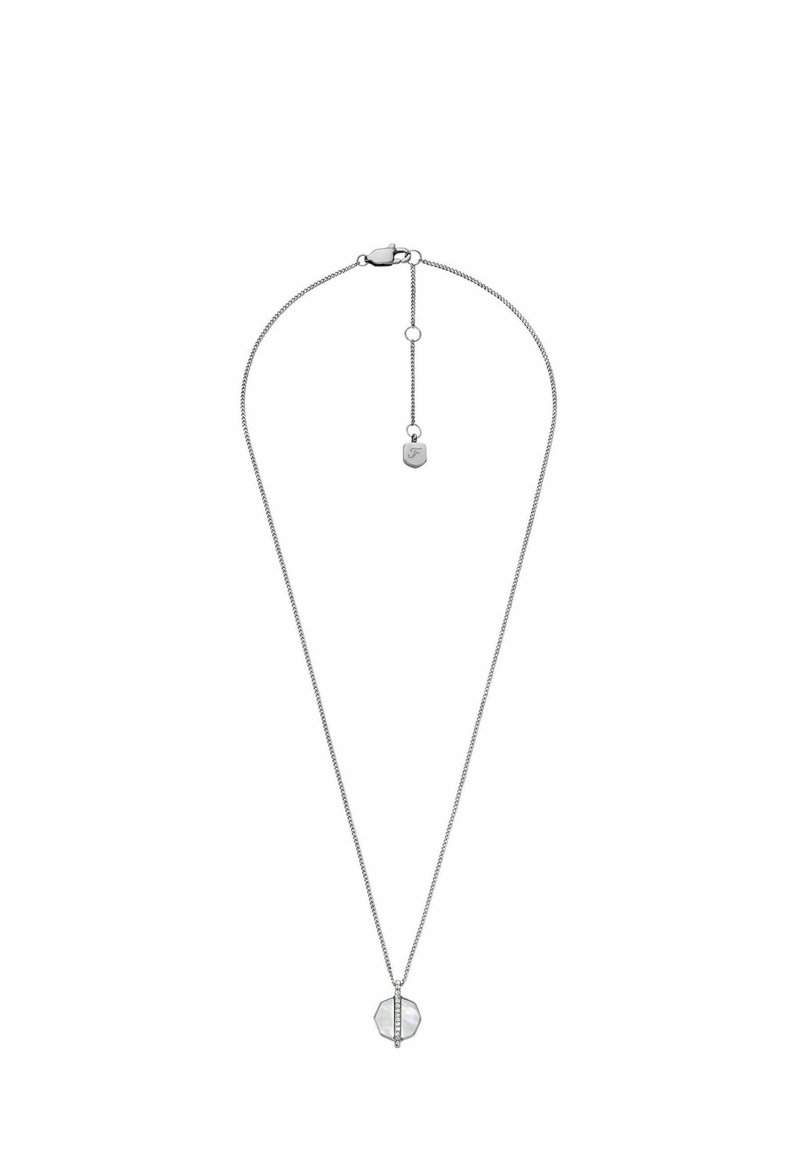 Collana in argento con un pendente ottagonale dalla superficie lucida e un accento a barra orizzontale, fissata con un gancio a lingua di aragosta.