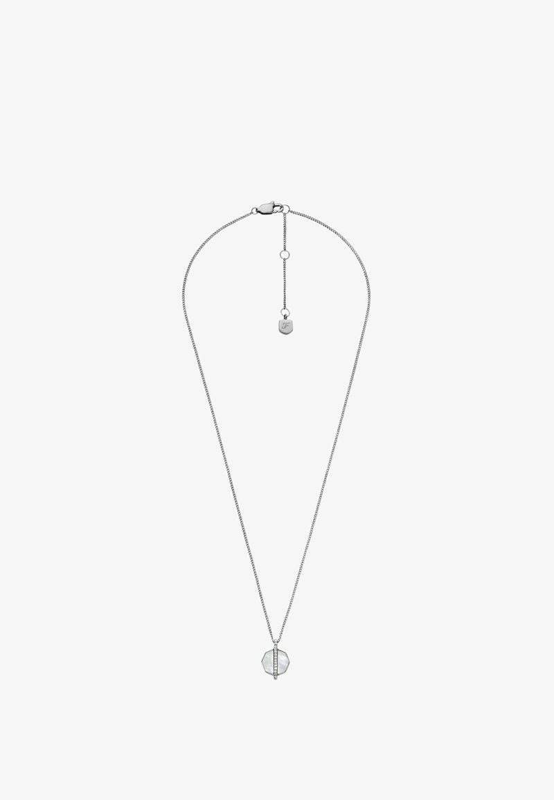 Collana in argento con un pendente ottagonale dalla superficie lucida e un accento a barra orizzontale, fissata con un gancio a lingua di aragosta.