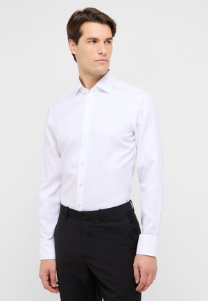 STRUKTURIERT SLIM FIT - Skjorter - weiß