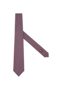 Burgundzka krawat z geometrycznym wzorem, wąski, gładka tekstura oraz mała metka markowa przy szerszym końcu.